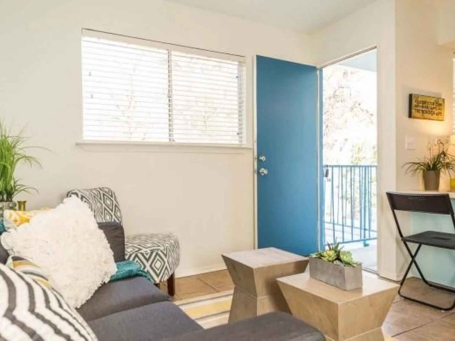 1 bed, 1.0 bath, 400 sqft, $950 — Photo 3
