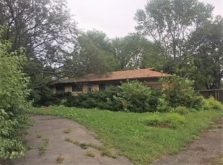 7537 Clarendon Hills Rd, Willowbrook, IL 60527