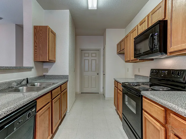 Northfield Ridge Apartments — Photo 14
