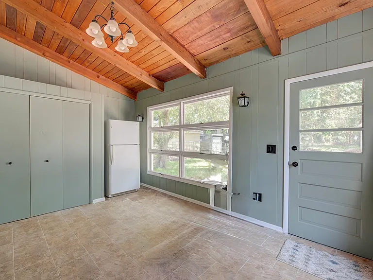 259 Jackson St — Photo 13
