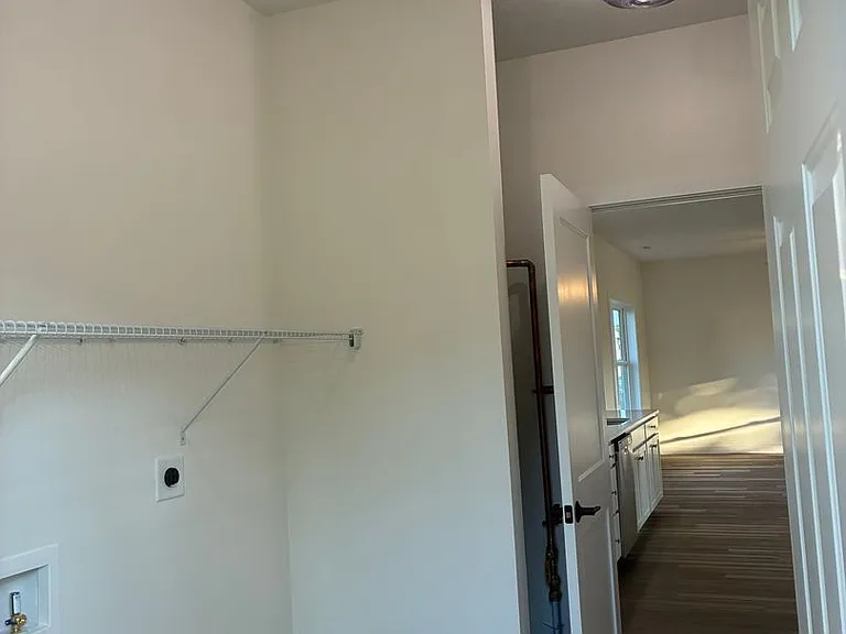 304 S Elm St — Photo 11