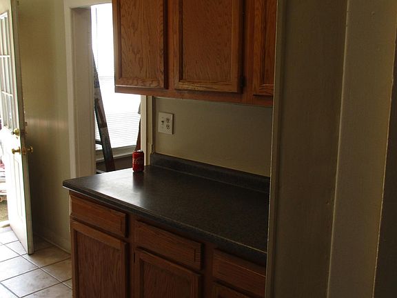 3rd image of 1524 Highland St