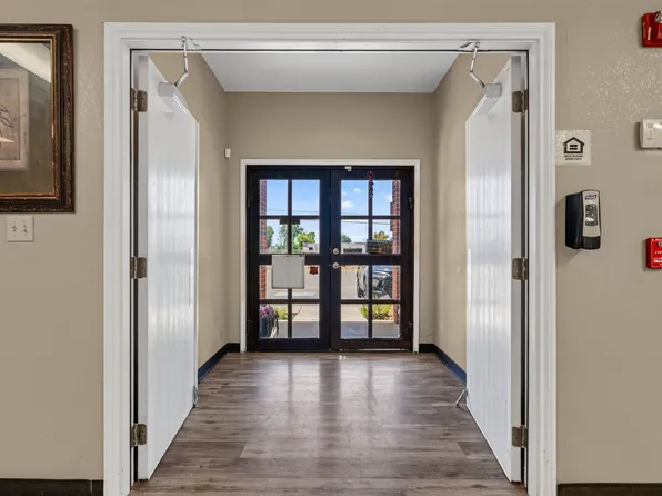 Sun Meadow Apartments