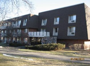 3 Villa Verde Dr UNIT 100, Buffalo Grove, IL 60089