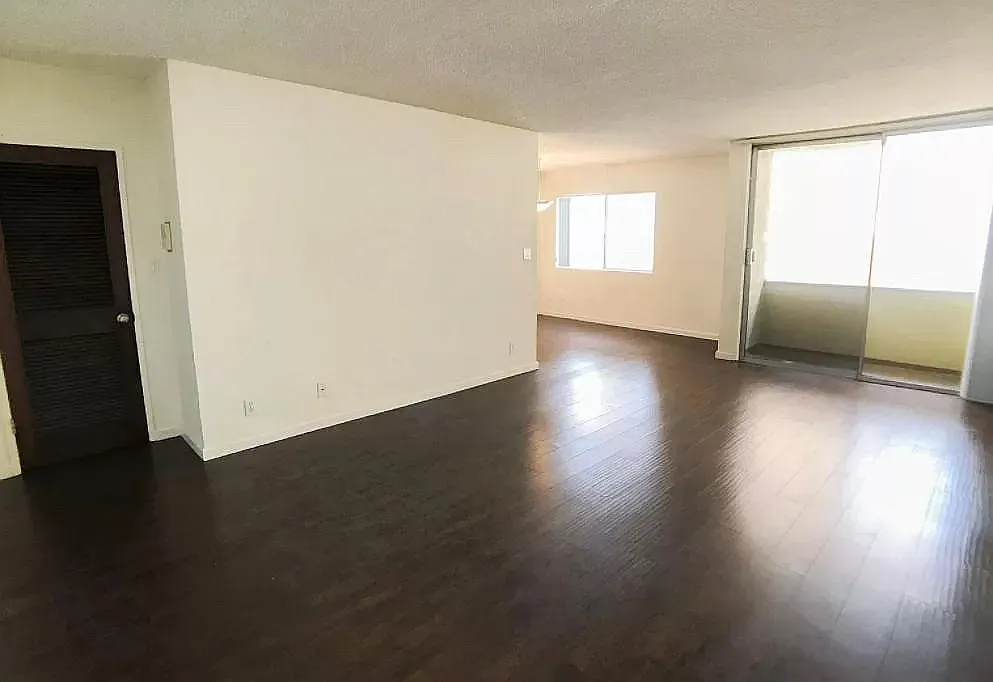 1 bed, 800 sqft, $2,350 — Photo 2