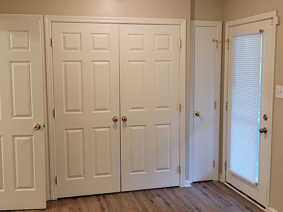 5th image of 95 Effie Ln