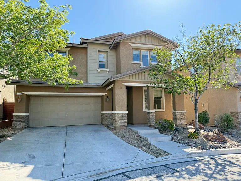 5450 Pinecroft Dr — Photo 2