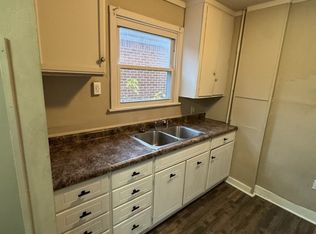 1024 Leslie St, Lansing, MI 48912