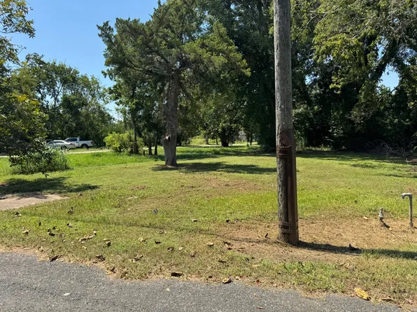 605 N Outlar St Lot 1, Wharton, TX 77488