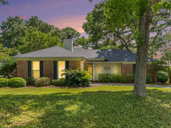 831 Farnham Rd, Charleston, SC 29412