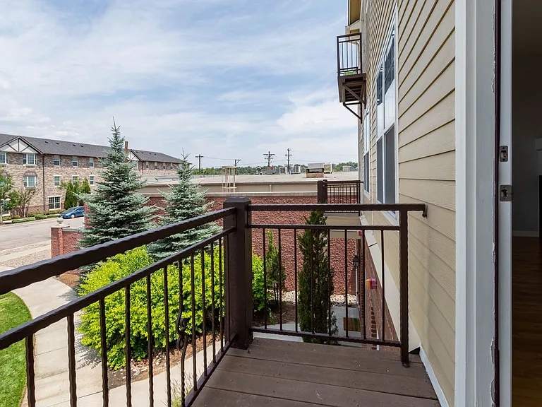 333 E Las Animas St — Photo 32