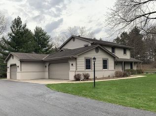 W307N5460 Anderson Rd, Hartland, WI 53029