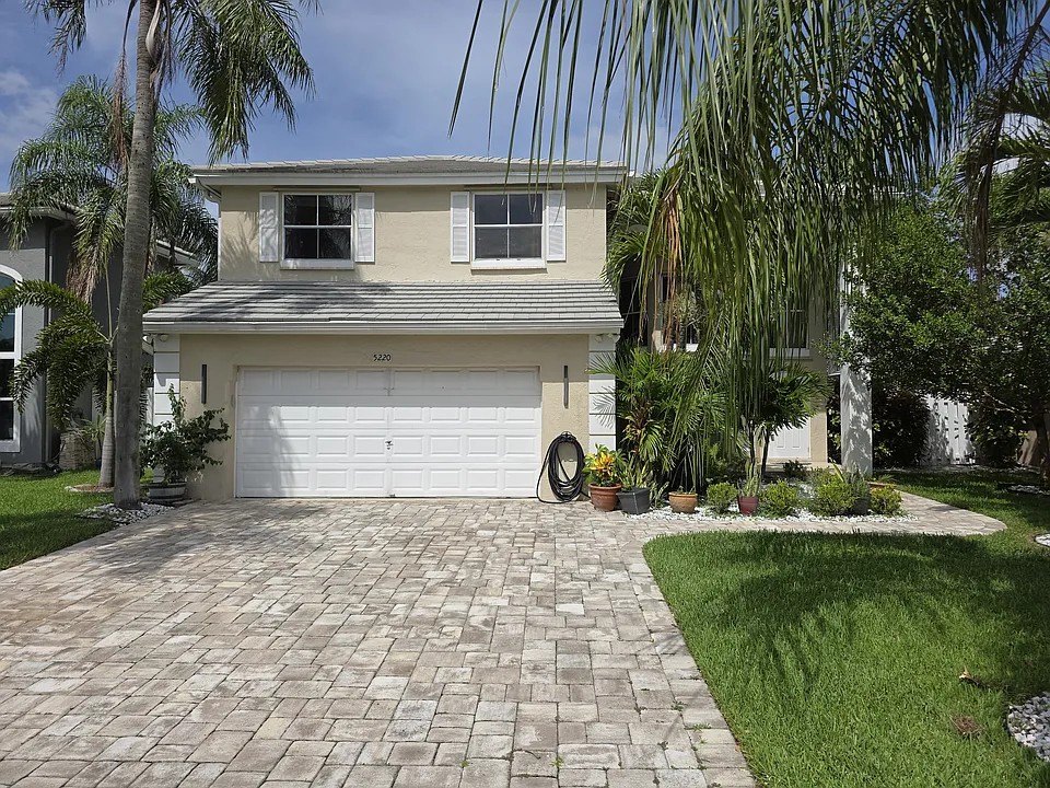 5220 NW 53rd Ave