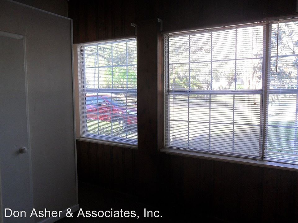 1st image of 735 N Westmoreland Dr APT 1