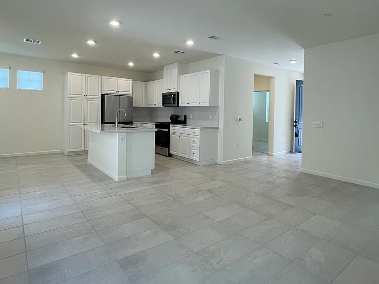 4018 Summer Way — Photo 4