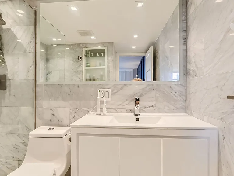 1313 N Williams St #1106 — Photo 16