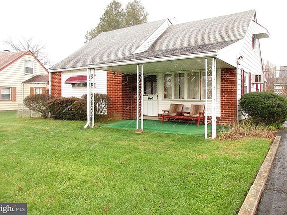 3rd image of 1010 Barlow St