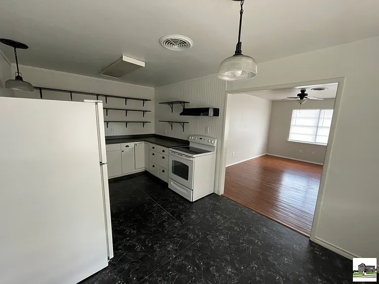 1005 Phil Ave — Photo 4