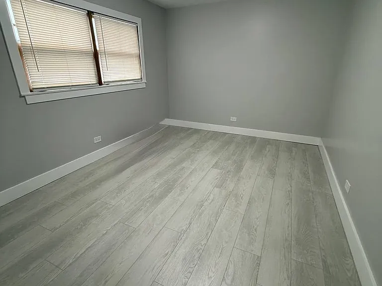7500 W Addison St — Photo 4