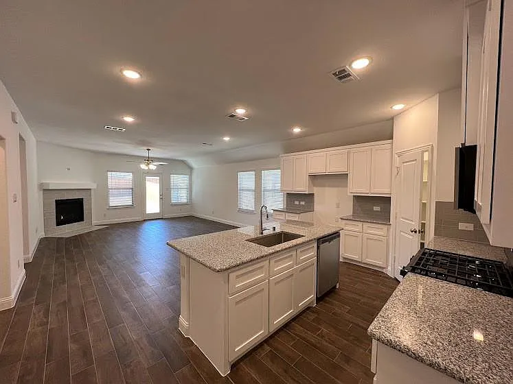 1408 Rendyn St — Photo 8