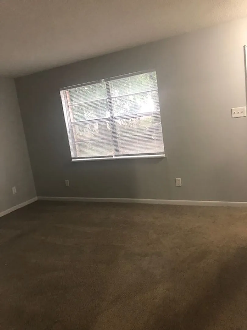 The Royal Oaks Townhouses — Photo 4