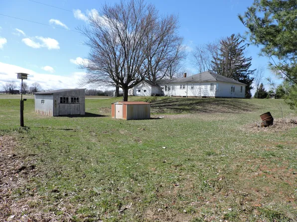 4897 Old Pipestone Rd, Eau Claire, MI 49111