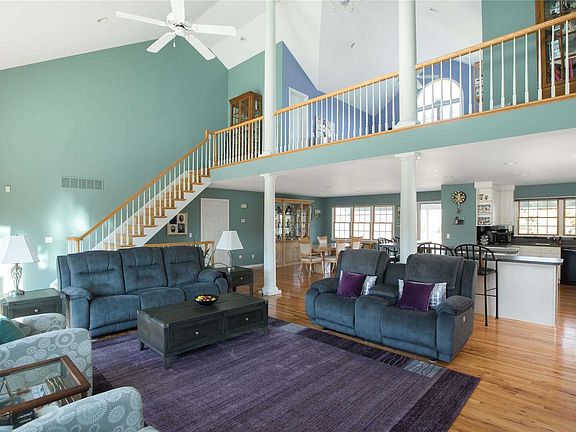 3rd image of 6405 Alvahs Ln
