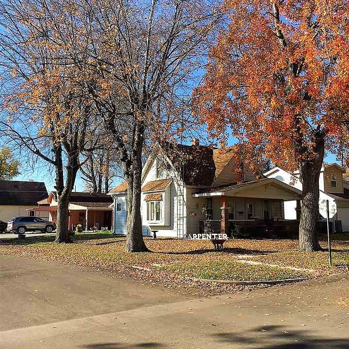 1st image of 510 9th St NE