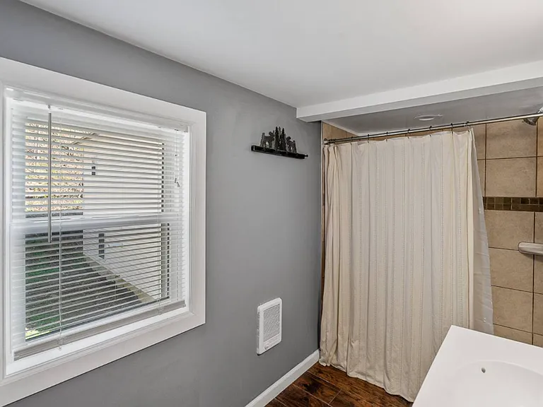 934 S Shore Rd — Photo 47