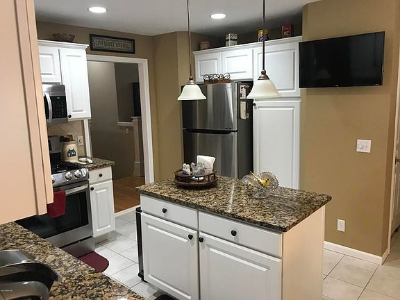 2nd image of 15267 Forest Park Dr