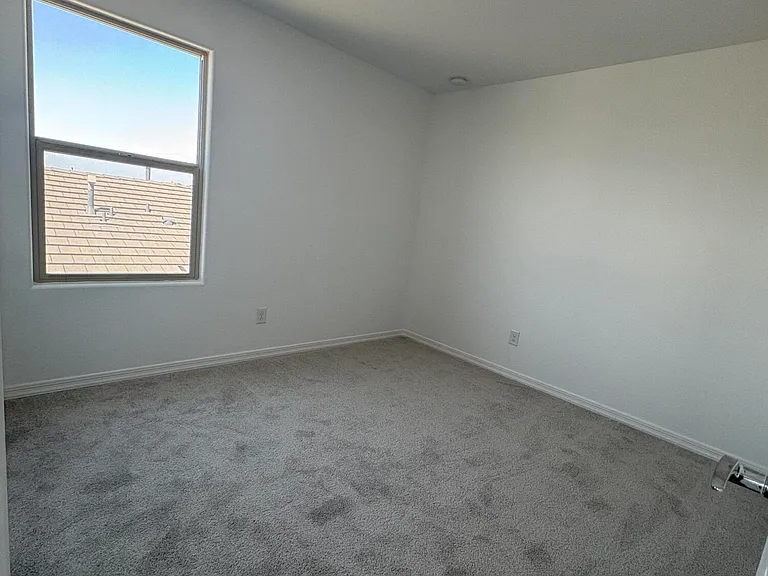 25267 N 172nd Ln — Photo 36