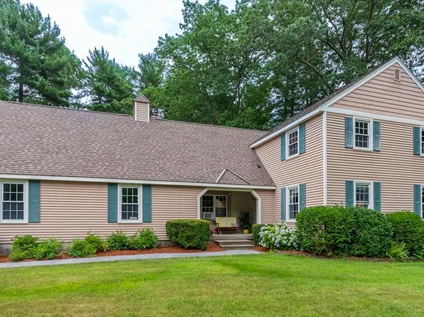 4 Hart Rd, Chelmsford, MA 01824