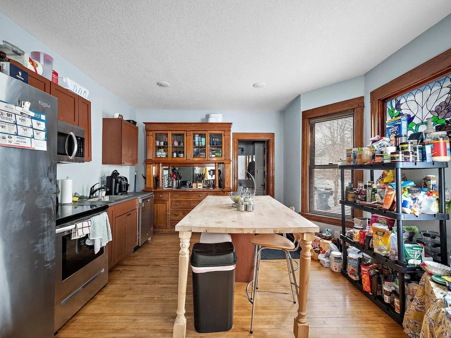5 bed, 2000 sqft, $2,750 — Photo 4