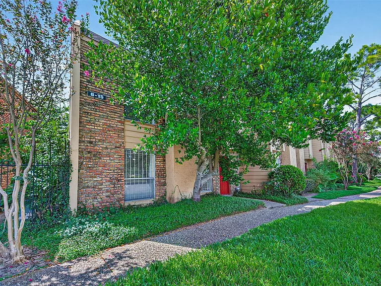 3303 W Greenridge Dr #8 — Photo 4