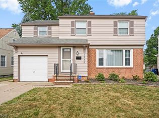 1272 Gordon Rd, Lyndhurst, OH 44124