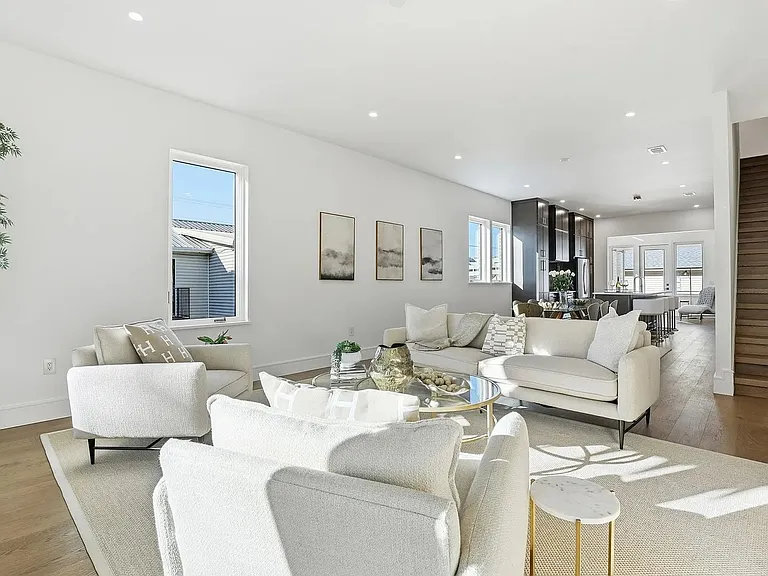 Luxury New Construction Rental Near Starland, SCAD & Ardsley Park with Garage and Private Courtyard — Photo 9