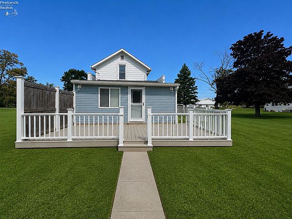 3rd image of 3341 Main St