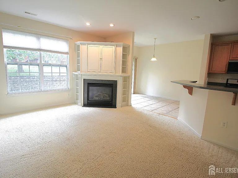 72 Truman Ave — Photo 6