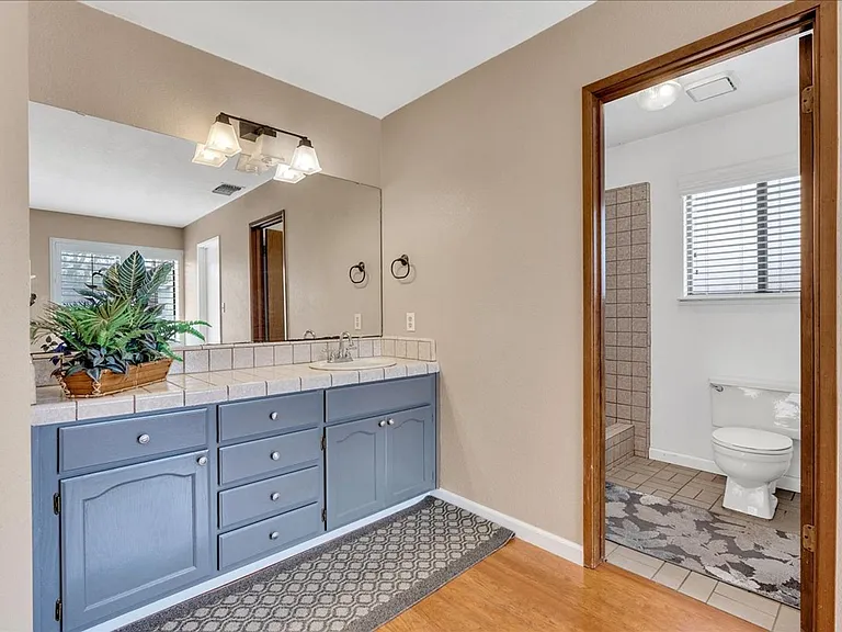 285 W Ash Ave — Photo 9