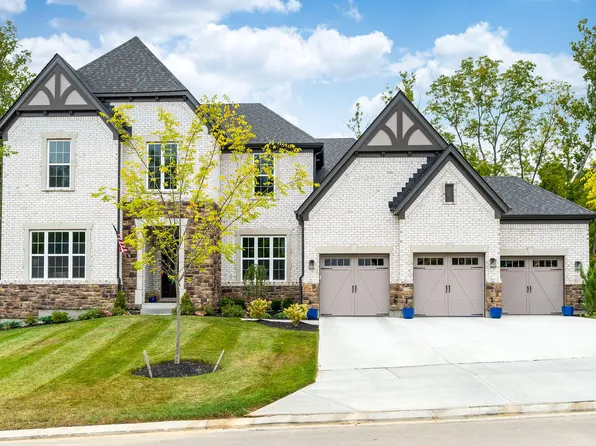 1612 Stone Crest Dr, Hebron, KY 41048