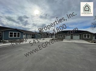 1032 SW Oliver Pl, Grants Pass, OR 97526