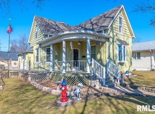 921 Highland Ave, Pekin, IL