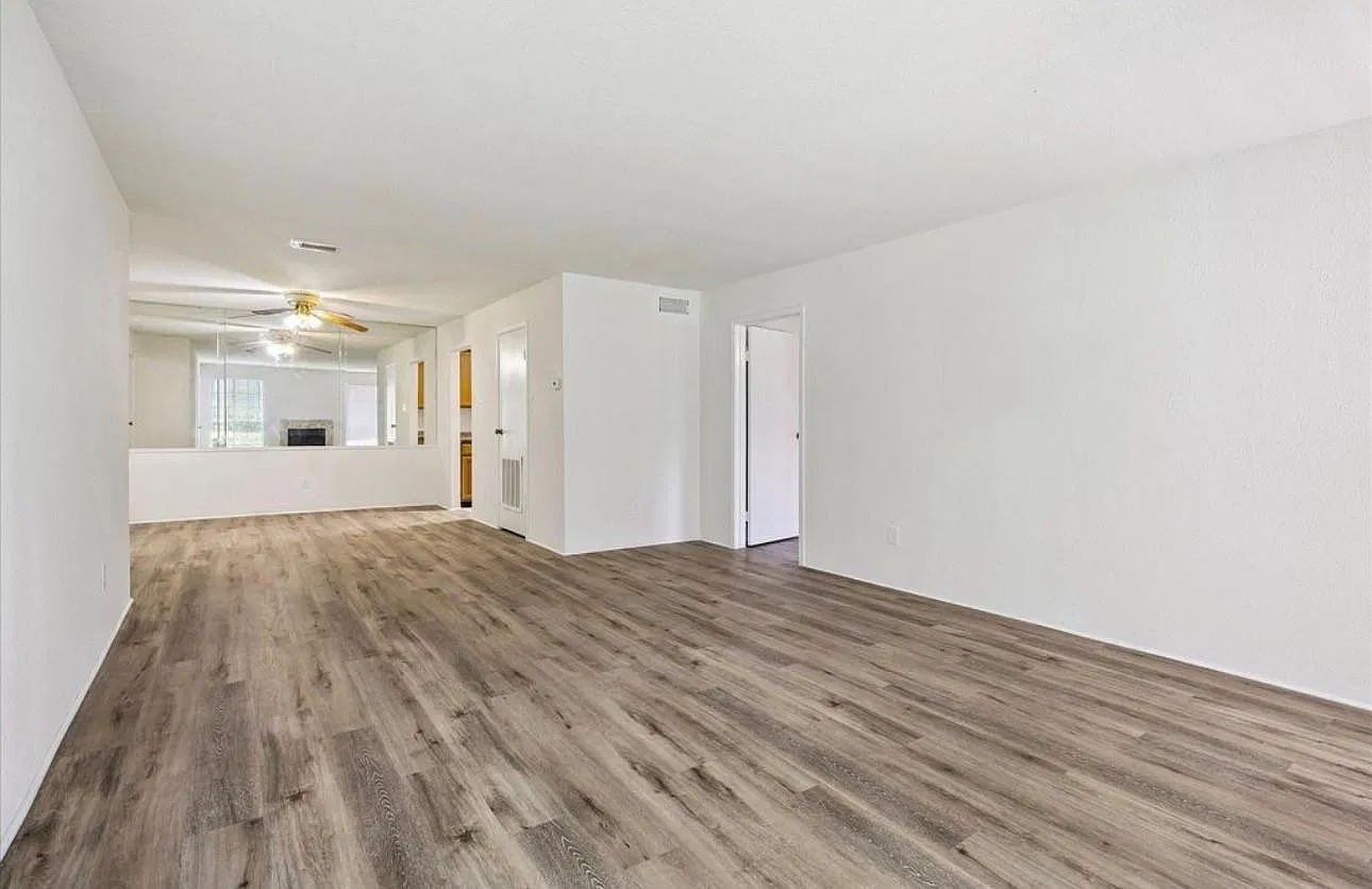 6500 Sands Point Dr — Photo 4