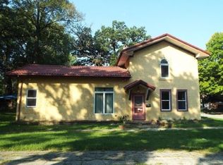 66 Forbes Rd, Riverside, IL 60546