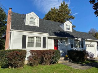 15 Bonan Dr, Riverside, CT 06878