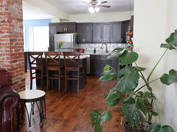 5th image of 68 Bayfield St