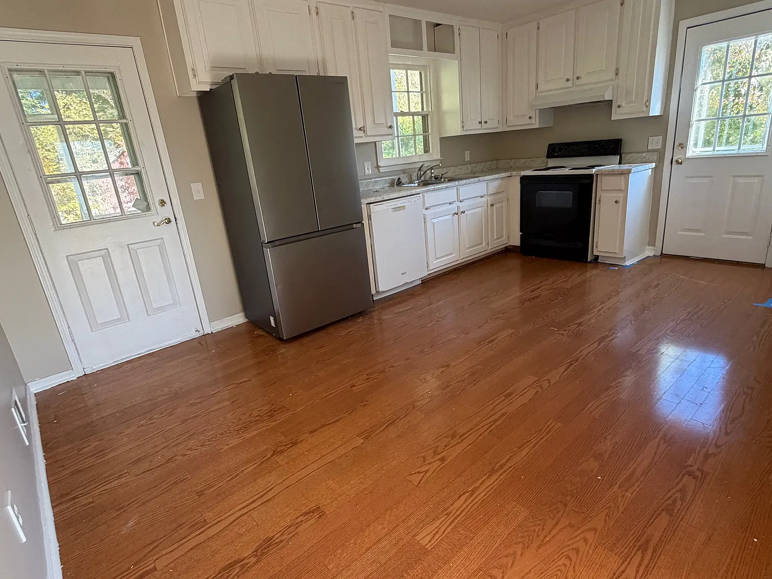 3 bed, 1435 sqft, $1,945 — Photo 3