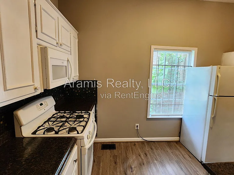 129 McDonough Blvd SE — Photo 4