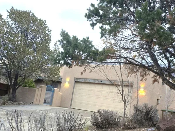 2738 Tramway Cir NE, Albuquerque, NM 87122