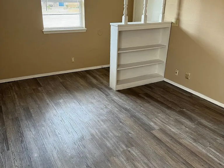 816-818 Russell Cir — Photo 2